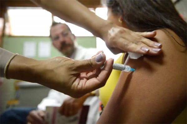 Contagem amplia vacinação contra HPV para pessoas de 15 e 45 anos, e da PrEP