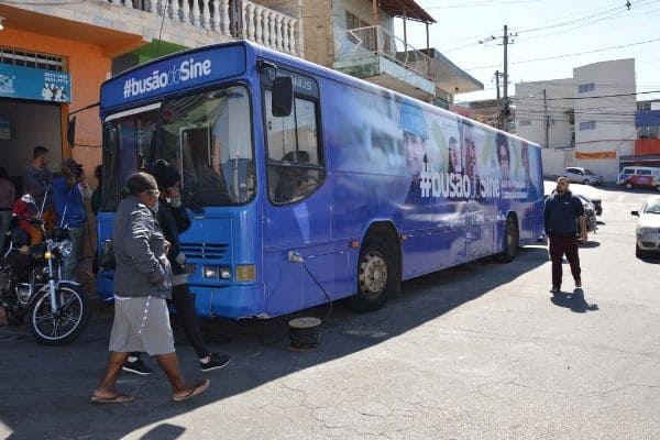 Ônibus do Sine faz atendimentos em Nova Contagem