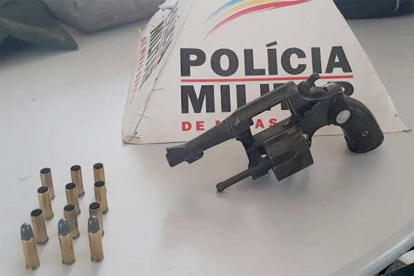 Polícia prende homem que ameaçava companheira com uma arma