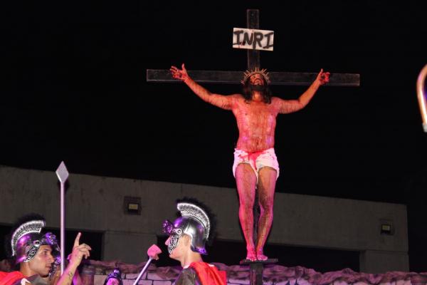 Encenação da Paixão de Cristo na Igreja São Gonçalo