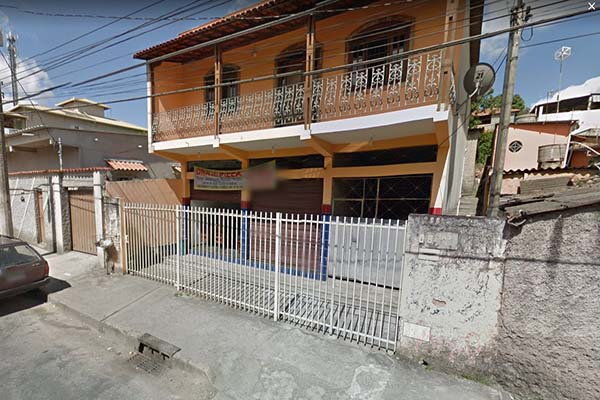 Homem é morto a tiros em frente a pizzaria, no Jardim Laguna