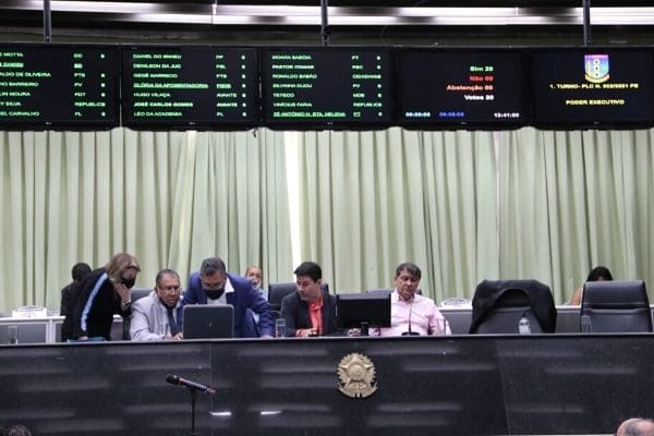 Câmara de Contagem vota projetos referentes a IPTU e dívidas tributárias