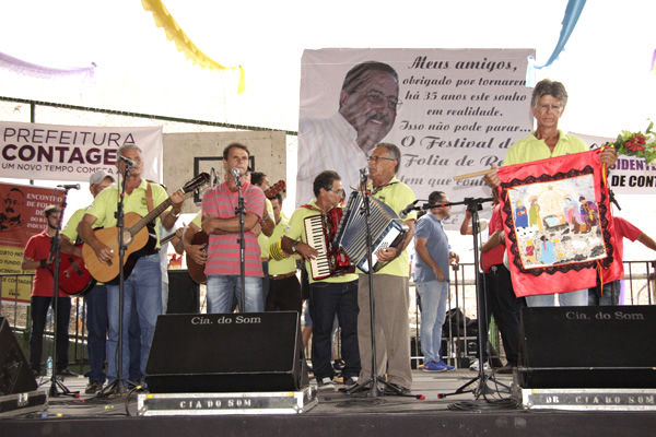 Folia de Reis de Contagem homenageia Zé Goiano