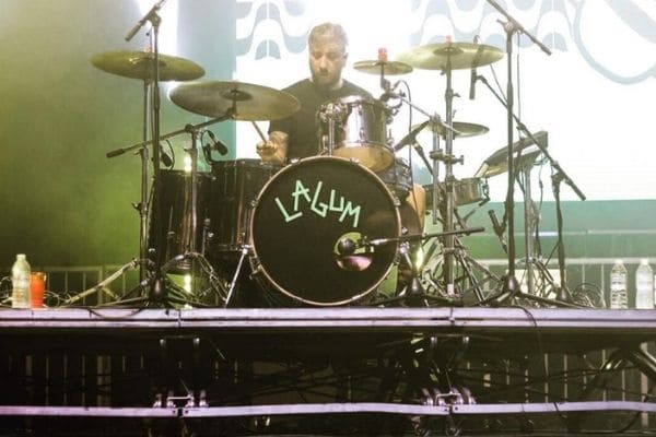 Baterista da banda Lagum morre após show em Nova Lima