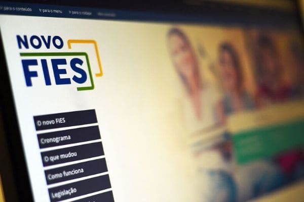 MEC publica novos editais para ProUni e Fies referentes ao 1º semestre