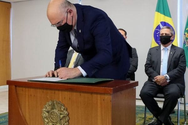 Milton Ribeiro toma posse como ministro da Educação