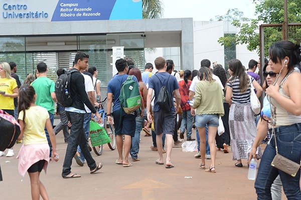 Horário de verão vai começar no mesmo dia da primeira prova do Enem