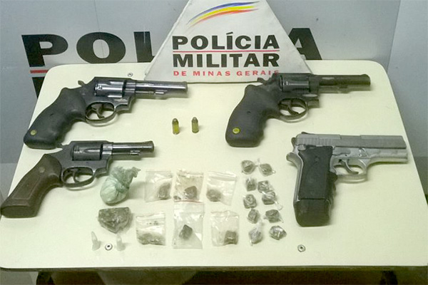 Operação policial em Nova Contagem tem apreensão de armas e drogas