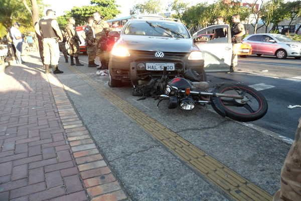 Um morto e quatro feridos