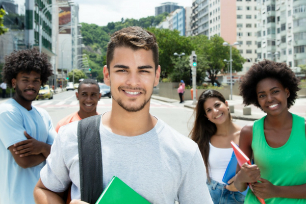 Programa oferece bolsas de estudos em Contagem