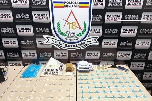 Centenas de pinos com cocaína são apreendidas no bairro Pedra Azul