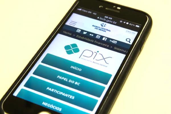 Secom prepara campanha milionária do Pix para combater Fake News 