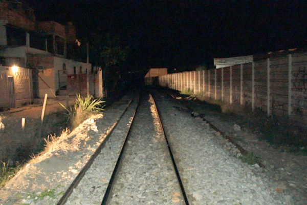 PM morre após ser atropelado por trem, em Contagem