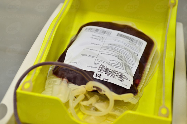 Doador de sangue é insubstituível, diz médico de hemocentro