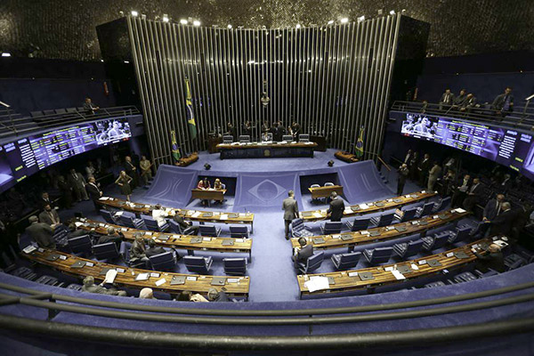 Eleitores votarão em dois candidatos ao Senado neste ano