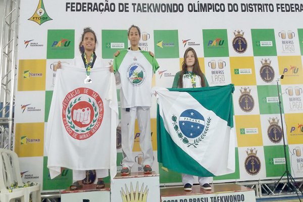 Atleta contagense é medalha de ouro na Copa do Brasil de Taekwondo