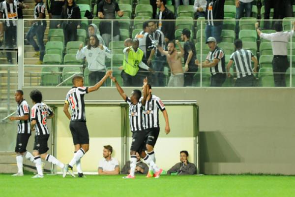 Galo sai na frente contra o Botafogo 