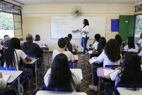 Rede estadual terá renovação de matrículas on-line